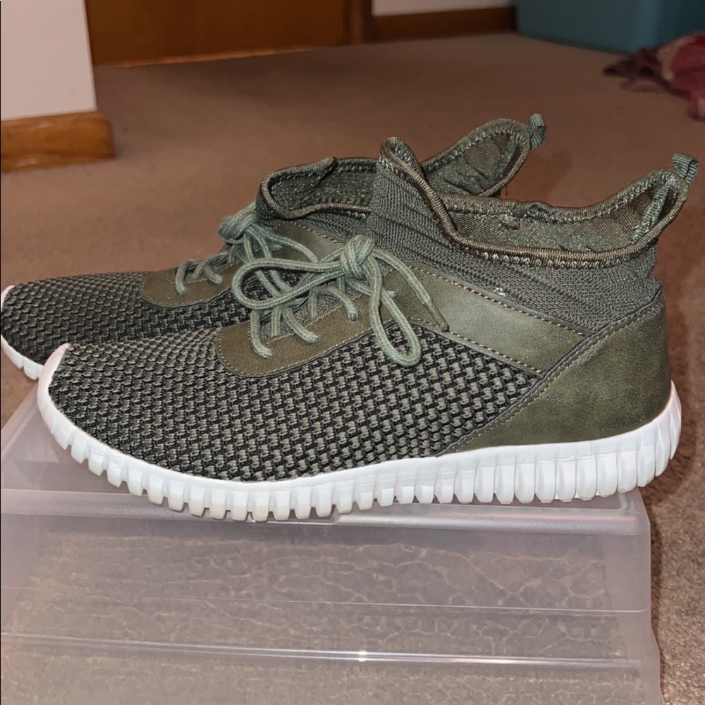 Never worn Dirty Laundry shoes